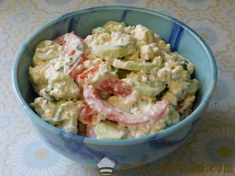 Talonpoika salaatti juustoa, kurkkua ja tomaattia lounasta tai illallista - miten valmistautua kasvis salaatti juusto, resepti kuvallinen