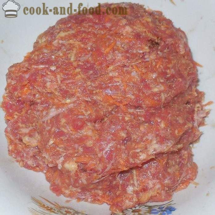 Herkullinen pihvit jauhelihan: sian-, naudan-, porkkanat ja valkosipulin - miten ruokaa kyljykset lihaa, askel askeleelta resepti kuvat