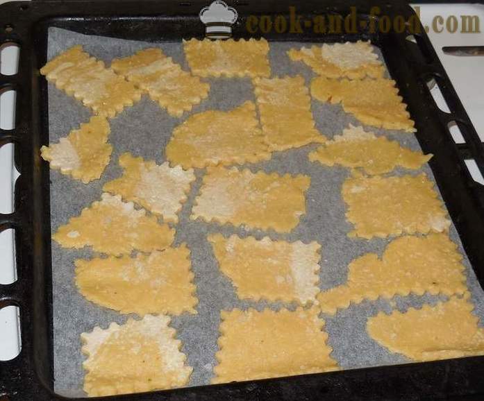 Suolattu keksejä juustolla uunissa - miten tehdä juustoa keksejä, resepti kuva