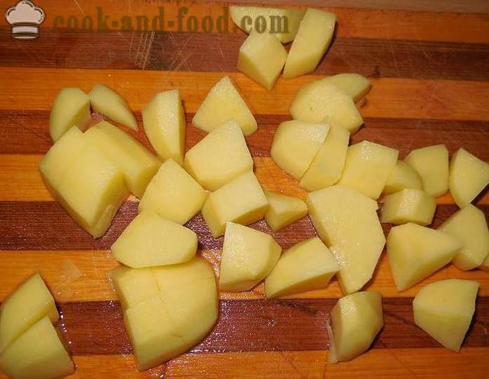 Kasvispata kesäkurpitsa, kaali ja perunat multivarka - miten ruokaa kasvispata - resepti askel askeleelta, valokuvista