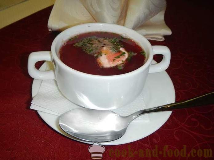 Klassinen punainen borssikeitto kanssa sokerijuurikkaan ja liha - miten ruokaa keitto - askel askeleelta resepti kuva Ukrainan borssikeitto