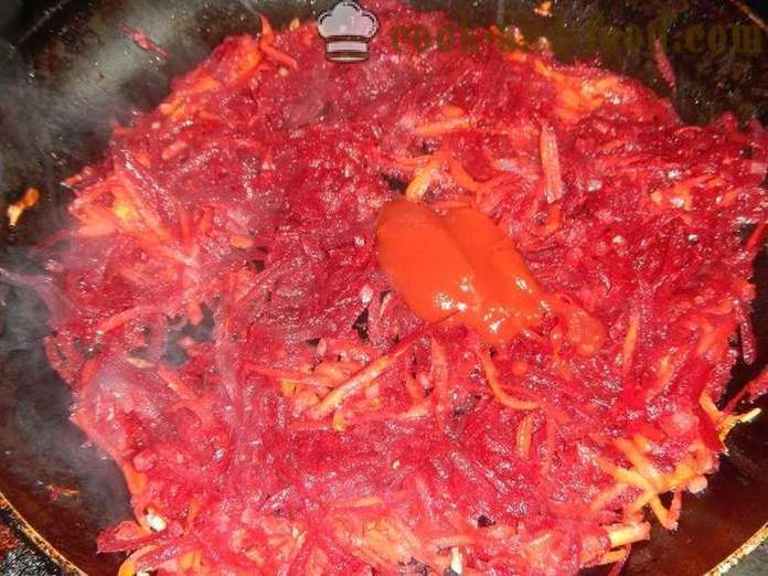 Klassinen punainen borssikeitto kanssa sokerijuurikkaan ja liha - miten ruokaa keitto - askel askeleelta resepti kuva Ukrainan borssikeitto