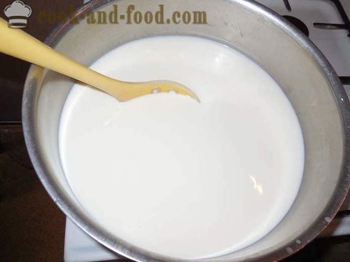 Miten saada kotitekoinen raejuustoa maidosta - yksinkertainen resepti ja askel askeleelta kuva
