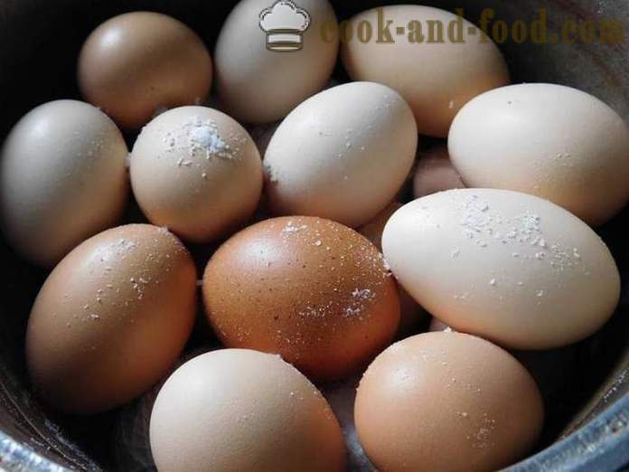 Miten maalata munia sipulinkuoriväri kuviolla tai tasaisesti - resepti kuvallinen - vaiheelta oikea väri munia sipulinkuoriväri