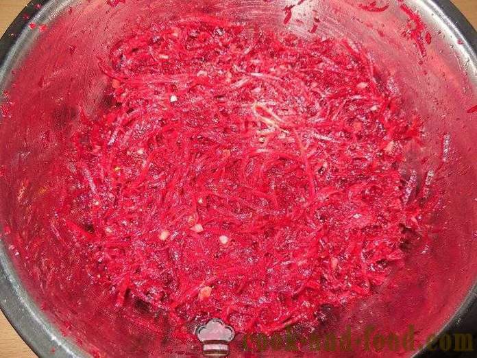 Punajuuria Korean kotona - yksinkertainen ja herkullinen salaatti punajuuret, valkosipuli ja inkivääri, askel askeleelta resepti kuvia.