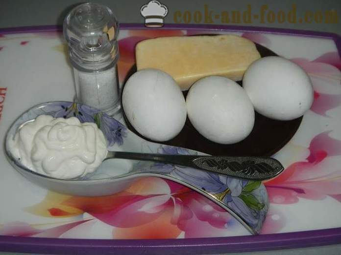 Delicious ilma munakas smetanan pannulla - miten ruokaa munakokkelia juustoa, resepti askel askeleelta valokuvista.