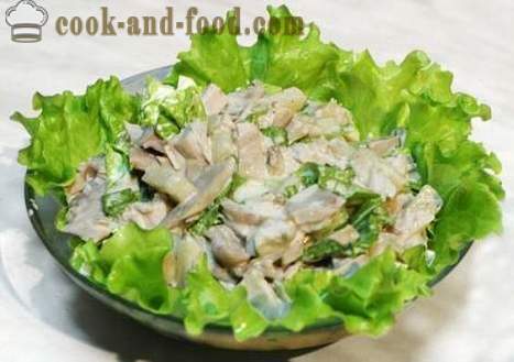 Sieni salaatti sieniä, juustoa ja munia. Yksinkertainen, maukas ja terveellinen resepti valokuvista.