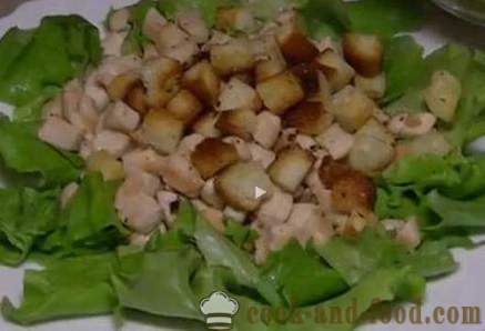 Caesarsalaattia croutons - klassinen resepti kuvia ja videoita. Miten valmistautua Caesar ja salaattikastiketta