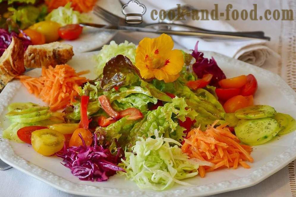 Reseptejä vähäkalorinen vihannes salaatti